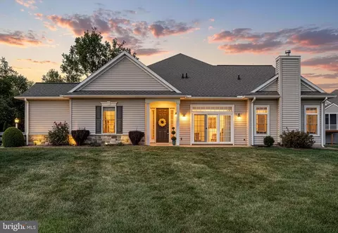 111 Carmella Dr, Mechanicsburg, PA 17050