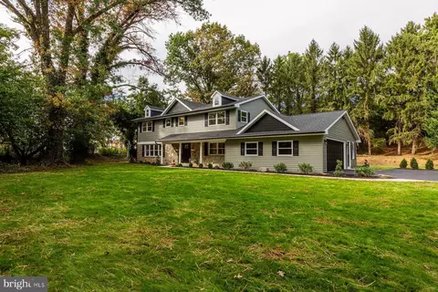 908 W Walnut St, Wormleysburg, PA 17043