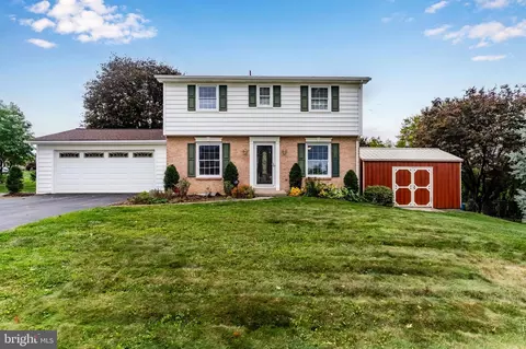 1 Hellam Dr, Mechanicsburg, PA 17055