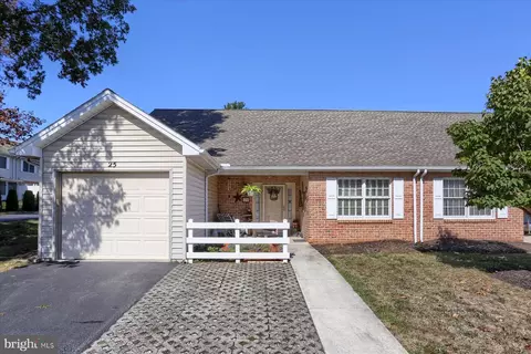 25 Garland Ct, Carlisle, PA 17013