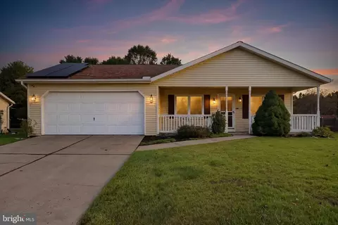 42 Honeysuckle Dr, Mechanicsburg, PA 17050