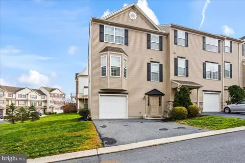 14 Indiana Cir, Lemoyne, PA 17043