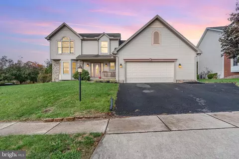 1501 Dalkeith Dr, Mechanicsburg, PA 17050