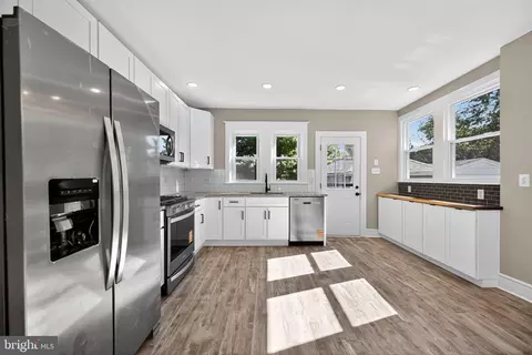 34 S Enola Dr, Enola, PA 17025