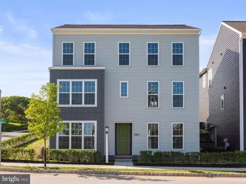 3107 Overlook Dr, Mechanicsburg, PA 17055