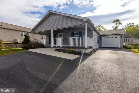 48 Michael Ct, Shippensburg, PA 17257