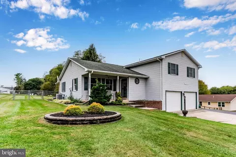 308 Shughart Ave, Boiling Springs, PA 17007
