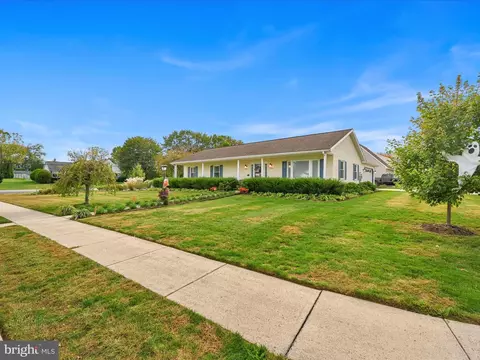 1 Bourbon Red Dr, Mechanicsburg, PA 17050