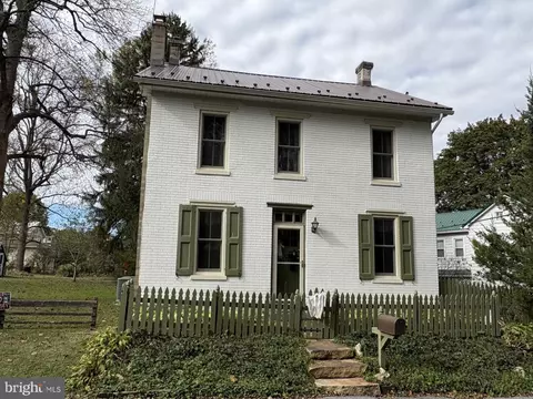 113 Race St, Boiling Springs, PA 17007