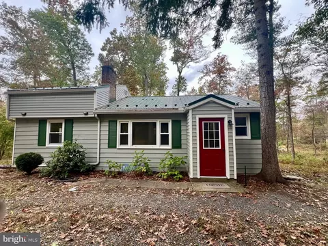 211 Anthem Dr, Carlisle, PA 17015