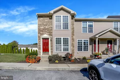 33 Eastwick Ln, Carlisle, PA 17015