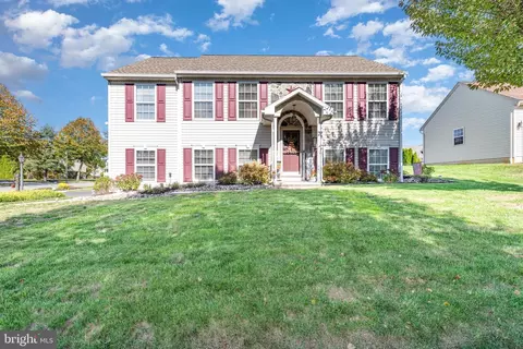 7 Ascot Ln, Carlisle, PA 17013