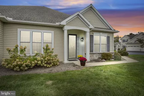 110 Bluebell Dr, Mechanicsburg, PA 17050