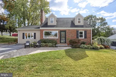 13 Kim Acres Dr, Mechanicsburg, PA 17055