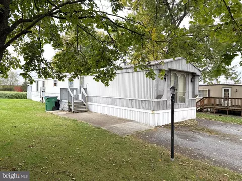 65 Big Spring Ter, Newville, PA 17241