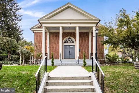 250 Mooreland Ave, Carlisle, PA 17013