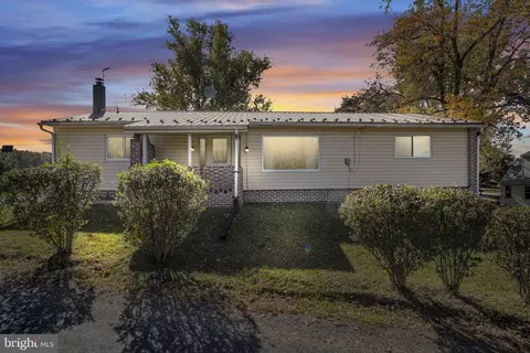 5 Ball Park Dr, Gardners, PA 17324