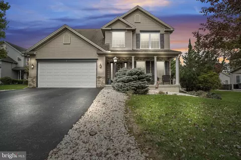 2 Rockledge Ct, Carlisle, PA 17015