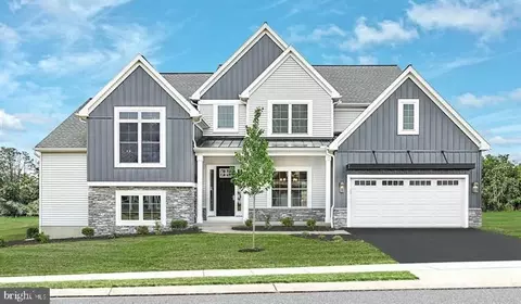 2094 N Autumn Chase Dr, Mechanicsburg, PA 17055