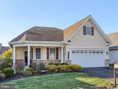 86 Presidents Dr, Mechanicsburg, PA 17050