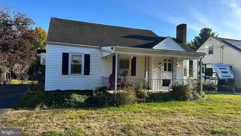 203 Pine Rd, Mount Holly Springs, PA 17065