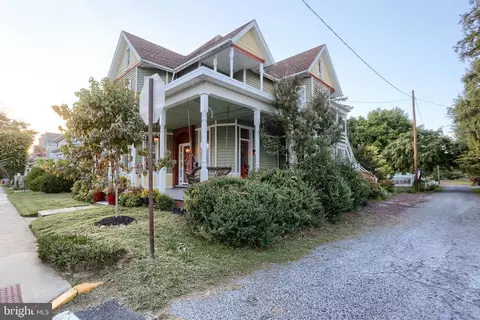 424 W Main St, Mechanicsburg, PA 17055