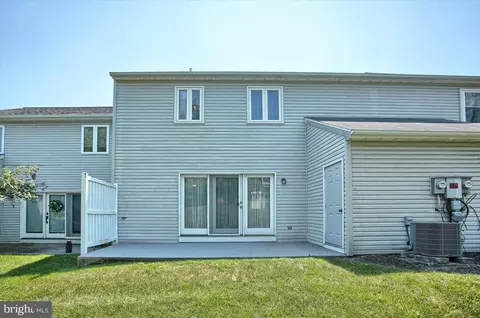 1810 Creek View Dr, New Cumberland, PA 17070