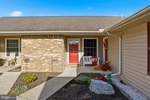 139 Easterly Dr, Mechanicsburg, PA 17050