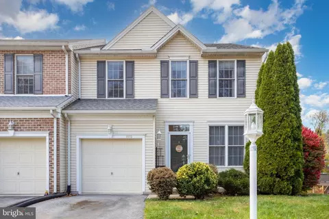 1510 Capitol View Dr, New Cumberland, PA 17070