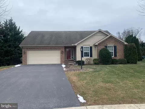 6 Rockledge Ct, Carlisle, PA 17015