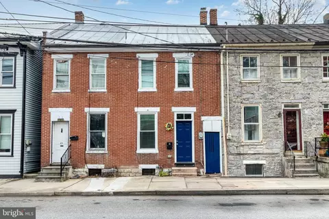 21 N East St, Carlisle, PA 17013