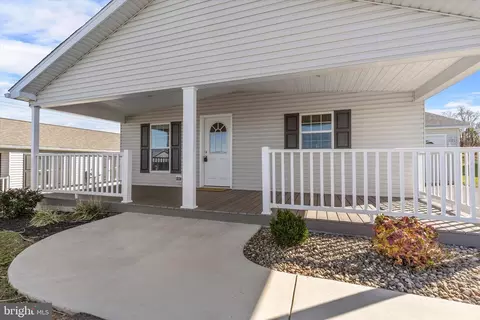 22 Burke Dr, Shippensburg, PA 17257