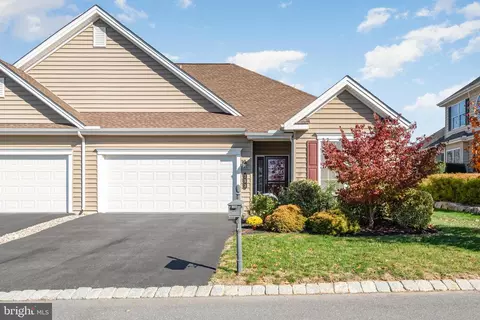 153 James Madison Dr, Mechanicsburg, PA 17050