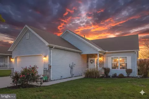 33 Lantern Ln, Shippensburg, PA 17257