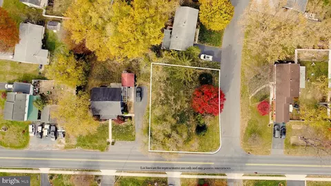 416 Allegheny Dr, Mechanicsburg, PA 17055