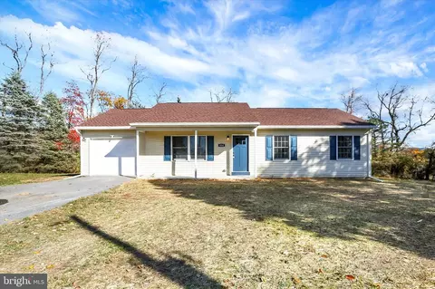 454 Stone Church Rd, Carlisle, PA 17015