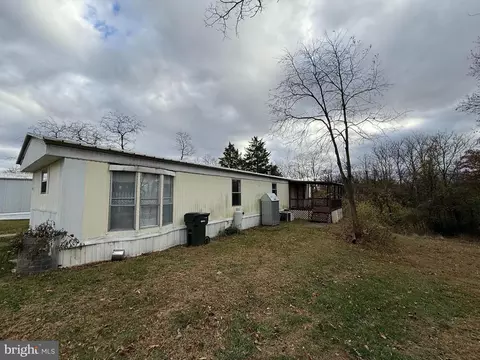 20 Coral Dr, Carlisle, PA 17013