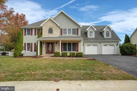 409 William Dr, Shippensburg, PA 17257