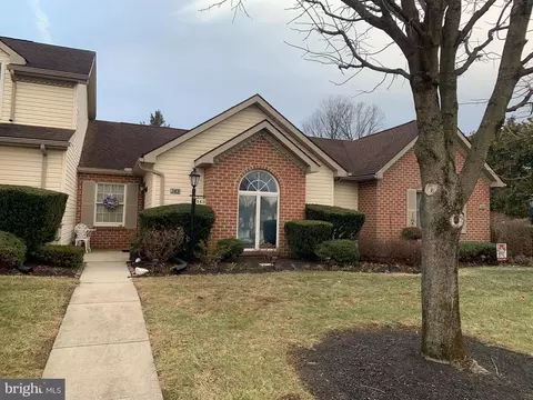 143 Strayer Dr, Carlisle, PA 17013