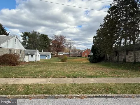1555 Locust St # B, New Cumberland, PA 17070