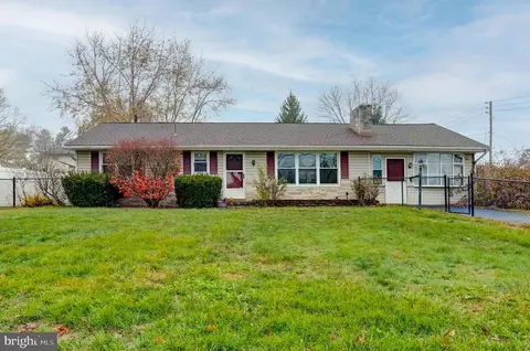 1950 Reservoir Dr, Carlisle, PA 17013