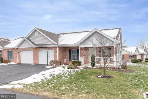 22 Blue Mountain Vis, Mechanicsburg, PA 17050