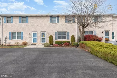 99 Lee Ann Ct, Enola, PA 17025