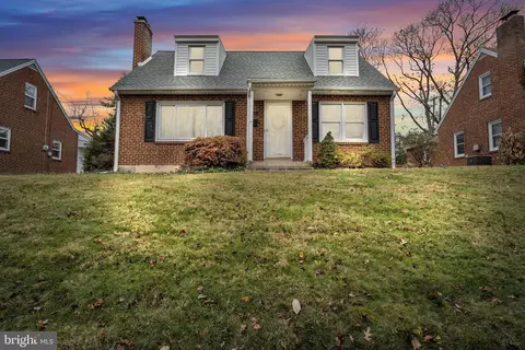 2138 Chestnut St, Camp Hill, PA 17011