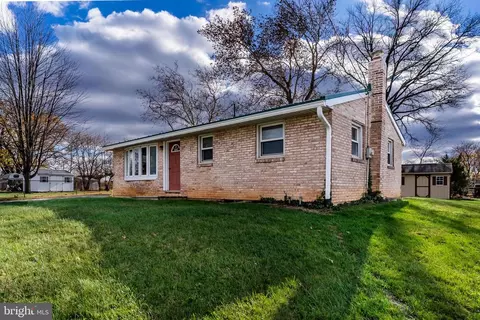 100 B St, Carlisle, PA 17015