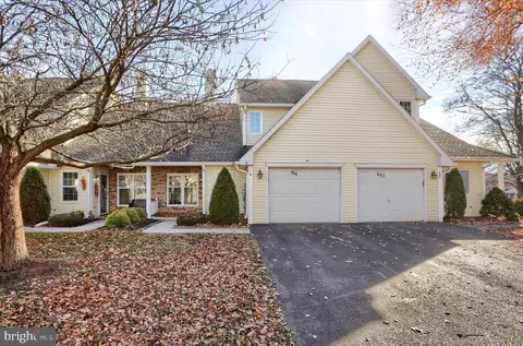 484 Brighton Pl, Mechanicsburg, PA 17055