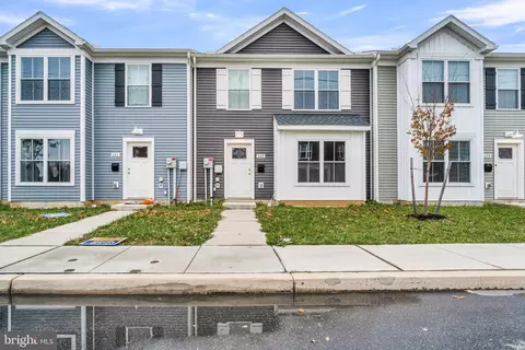 648 N College St, Carlisle, PA 17013