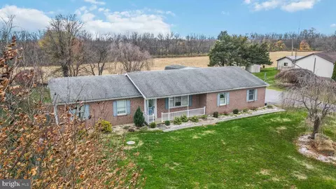 1712 Newville Rd, Carlisle, PA 17015