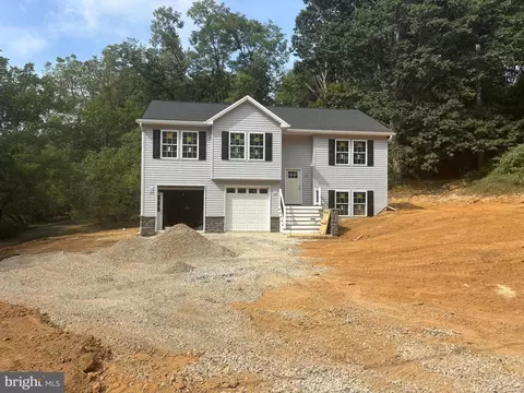 13 Hamilton Rd, Boiling Springs, PA 17007
