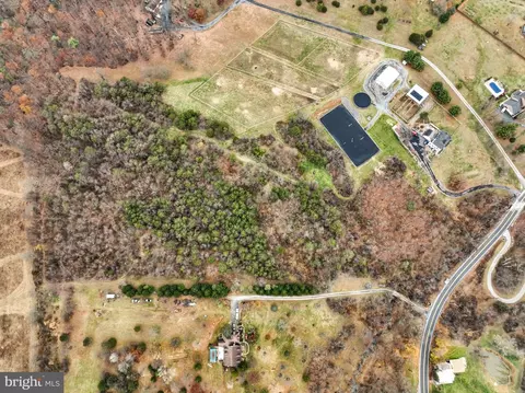 449 Rich Valley Rd, Carlisle, PA 17015
